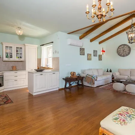 Cozy In With House A Panoramic View Barat (Porec)