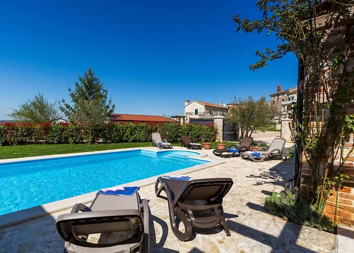 Stunning In * Barat (Porec)