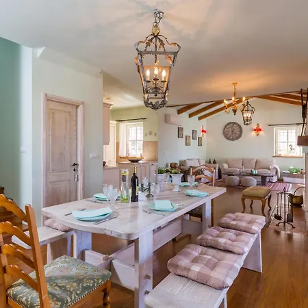 Ferienhaus Cozy In With House A Panoramic View